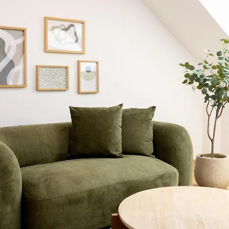Cozy Luxury Center 3
